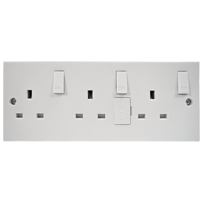 Triple Switched Socket with Back Box